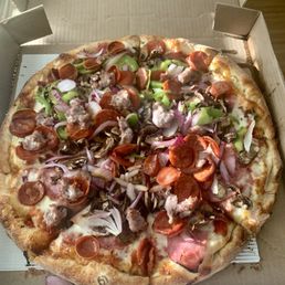 Medium Combo, 1/2 without bell peppers, very good pie