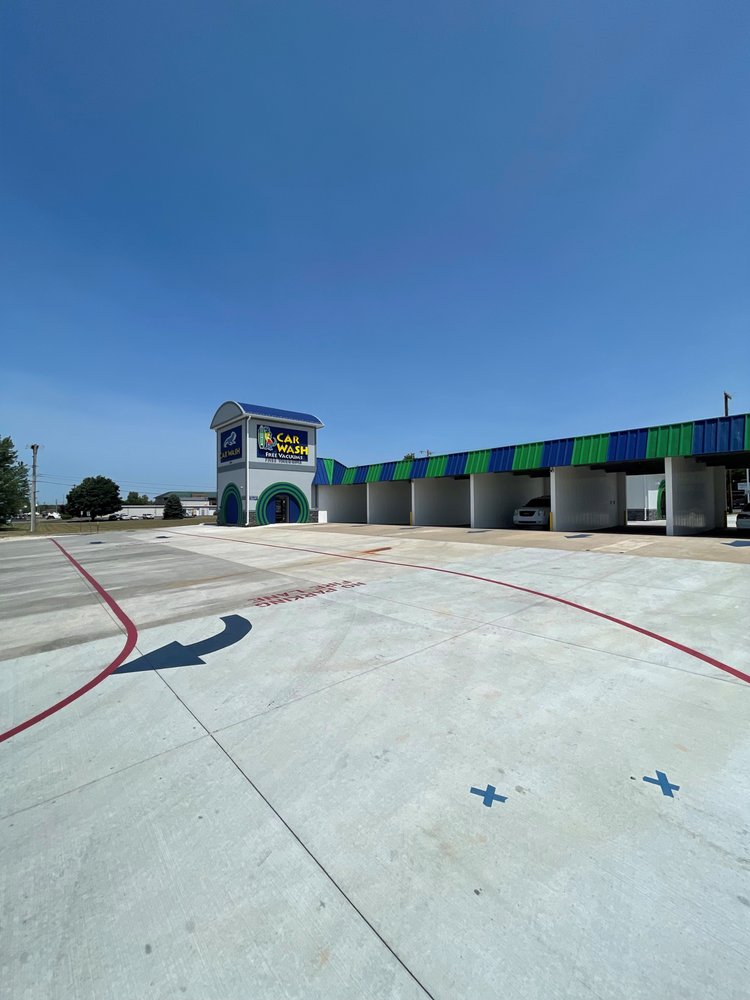 Blue Iguana Car Wash, Springfield Roadtrippers