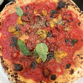 Mimí - Tomato pizza - Napoletana Near Me - Ravello, SA Mimí - Tomato pizza - Napoletana Near Me - Ravello, SA