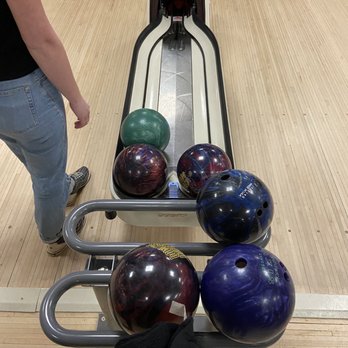10 Pin Pub - Ball return - Bowling Near Me - Walworth, Wisconsin
