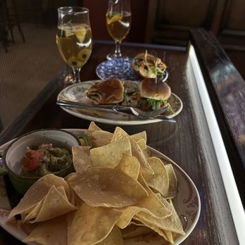 Flight Club Chicago - Cocktail Bars Near Me - Chicago, Illinois