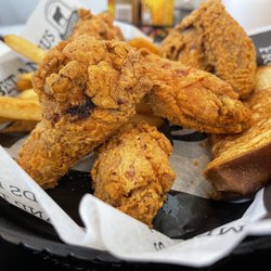 JLB Eatery Grand Lakes - Wings