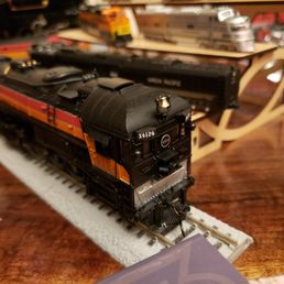 Broadway Limited Southern Pacific Daylight Cab Forward - HO DCC Broadway Limited Southern Pacific Daylight Cab Forward - HO DCC