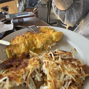 Rainbow Oaks Restaurant - American Near Me - Fallbrook, California
