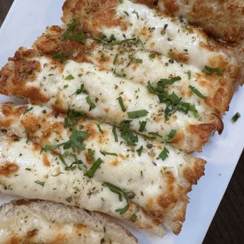 M Restaurant - Cheesy garlic bread - Italian Near Me - Avalon, California