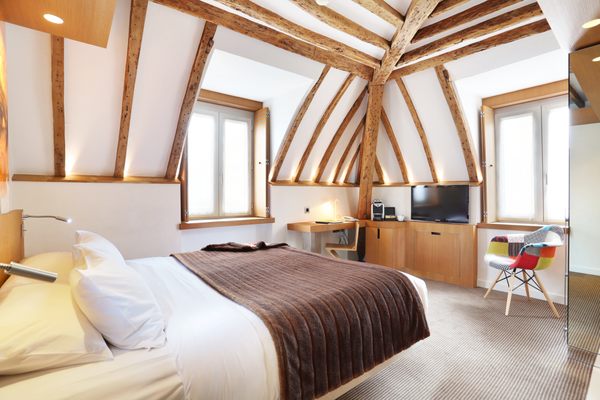 Select Hotel by null