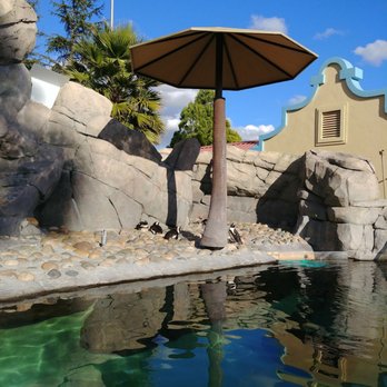 Six Flags Discovery Kingdom - Penguin Passage - Amusement Parks Near Me - Vallejo, California