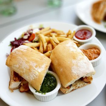 Bloom - Chicken pesto sandwich - American Near Me - Santa Clara, California