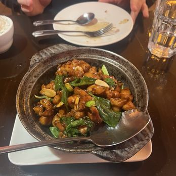 Taiwanese Bistro Cafe 33 - C1. Chicken with Basil and Garlic in Stone Hot Pot - Taiwanese Near Me - Pittsburgh, Pennsylvania