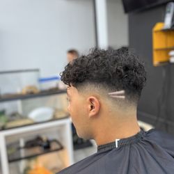 Cuts Barber Shop & Bar 