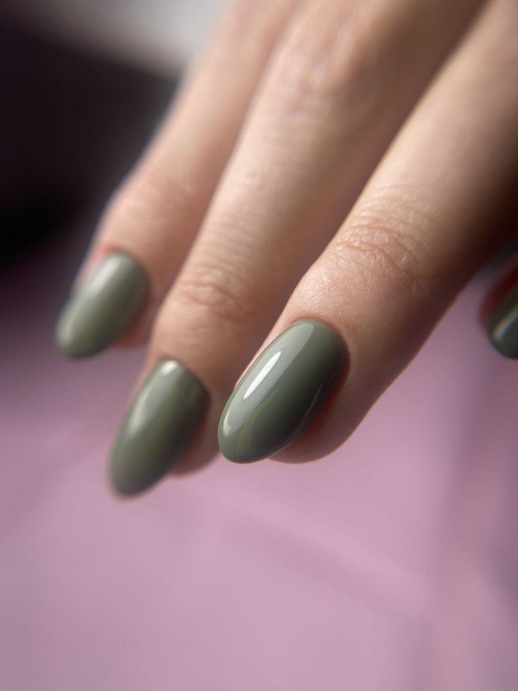 Marissa-issa Nails Logo