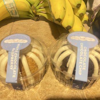 Nothing Bundt Cakes - Bakeries Near Me - Elk Grove, California
