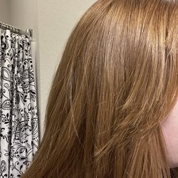 Salon 223 - This doesn't blend into the rest of my hair. It's been cut so far back on my head