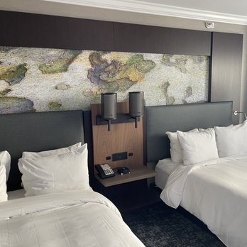 Monterey Marriott - Bedroom - Hotels Near Me - Monterey, California