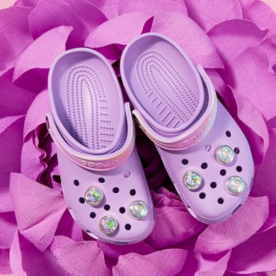 Famous Footwear by null