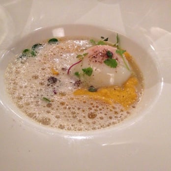 N'Autre Monde - Entrée : crémeux de carottes et son œuf basse température - French Near Me - Lille, 59