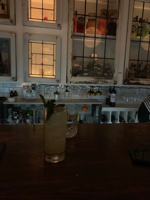 Cocktail Bar by null