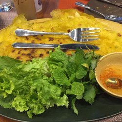 Nhà Em Vietnamese Cuisine - Crispy Crepe with Shrimp and Pork