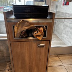 McDonald's - Overflowing trash