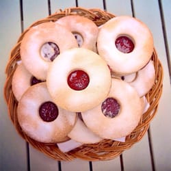 Taste - #raspberry #jam #jammieDodger #biscuit #biscuits #cookie #cookies #baking #homemade #delicious #leeds #taste