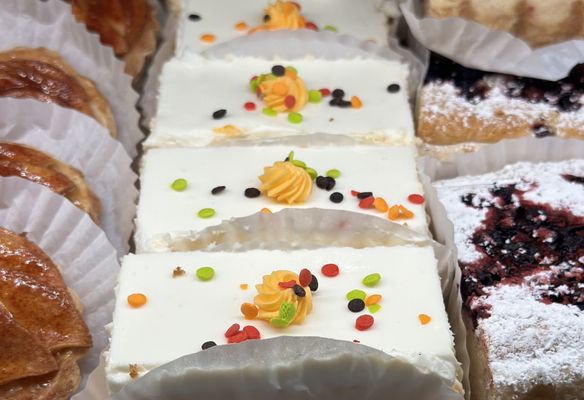 Ramone's Bakery & Cafe by null
