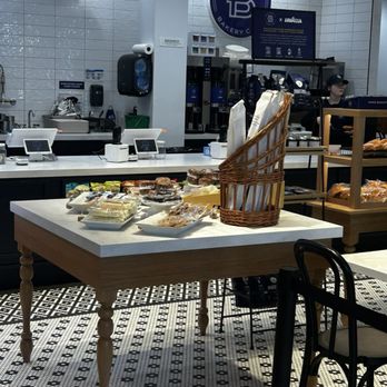 Paris Baguette - Coffee & Tea Near Me - Mt. Pleasant, South Carolina Paris Baguette - Coffee & Tea Near Me - Mt. Pleasant, South Carolina