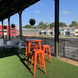 Earthworks Cafe and Lounge - Outdoor seating