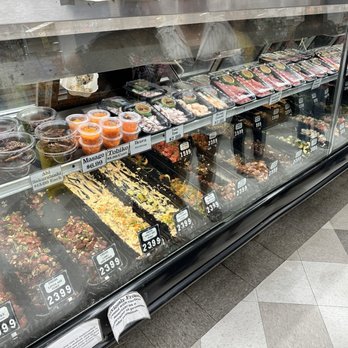 Foodland - Grocery Near Me - Kahului, Hawaii