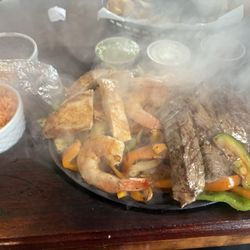 La Bamba Mexican Restaurant - Mixed Sizzling Fajitas