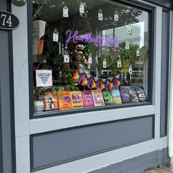Heartleaf Books - Window shopping