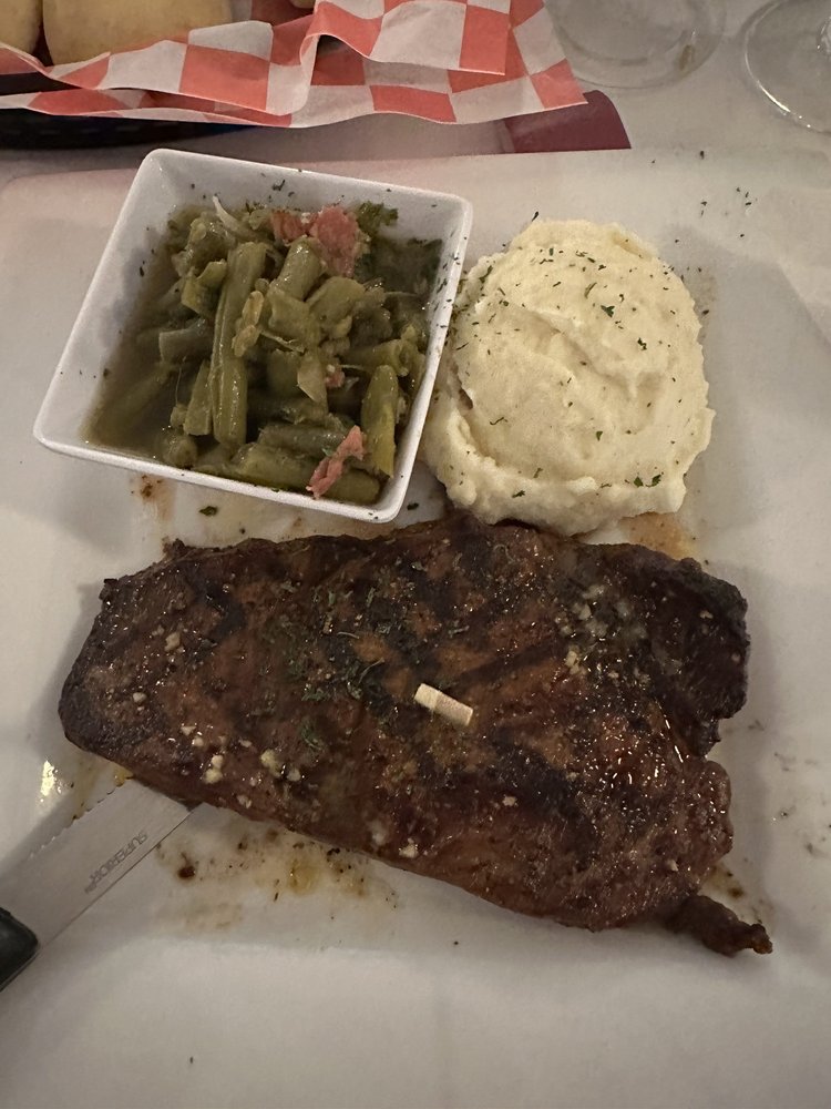 NORTH FLOW STEAKHOUSE & TAVERN 527 S Main St, Sparta, North Carolina