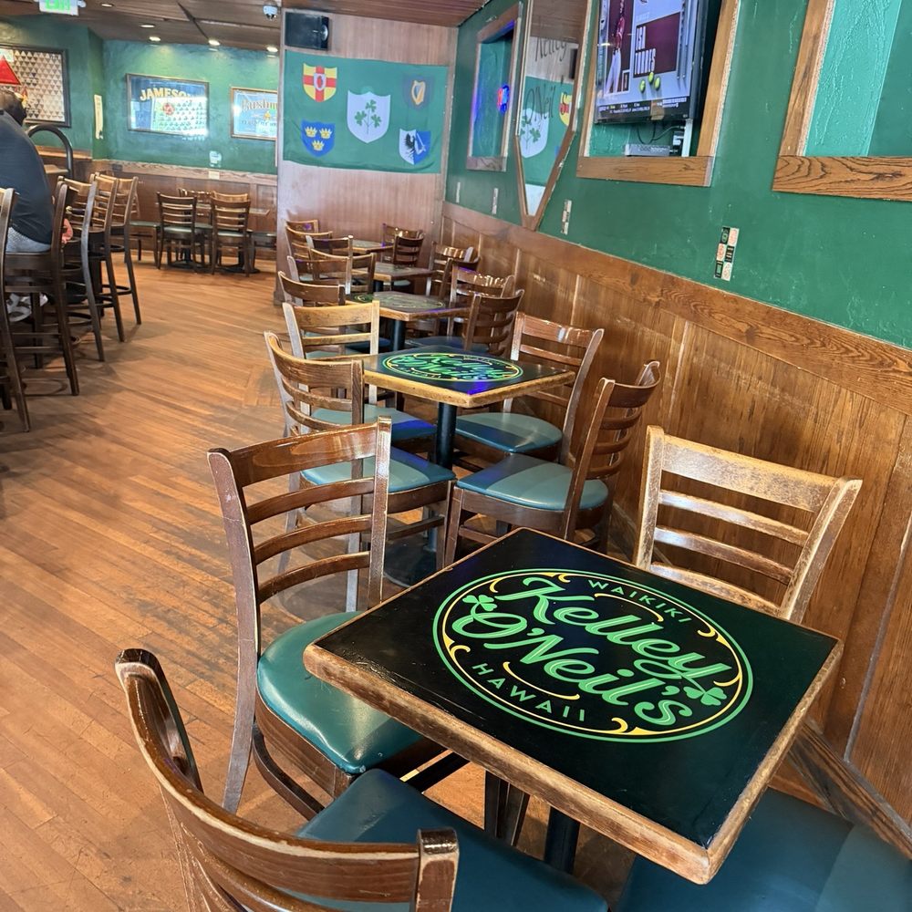 Kelley O'Neil's - Interior - Music Venues Near Me - Honolulu, Hawaii