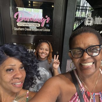 Dorothy's Downtown - Ladies having a wonderful brunch. Crab cakes - Cocktail Bars Near Me - Jacksonville, Florida Dorothy's Downtown - Ladies having a wonderful brunch. Crab cakes - Cocktail Bars Near Me - Jacksonville, Florida