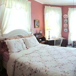 Hatfield McCoy House - Roseanna McCoy Room