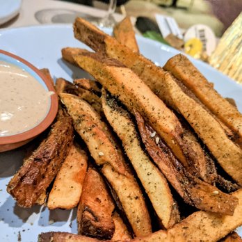 Delbar Middle Eastern - Zataar seasoned fries - Persian/Iranian Near Me - Atlanta, Georgia