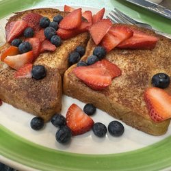 White Plains Coach Diner - Jumbo Callah Bread French Toast