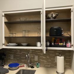 Staybridge Suites Albany Wolf Rd-Colonie Center - Stocked cabinets