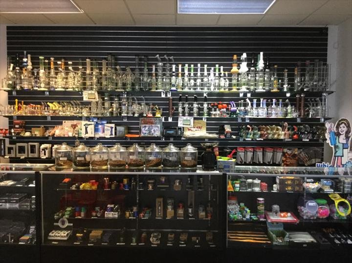 AZARA SMOKE N VAPE Updated June 2024 2490 South Main St, Rice Lake