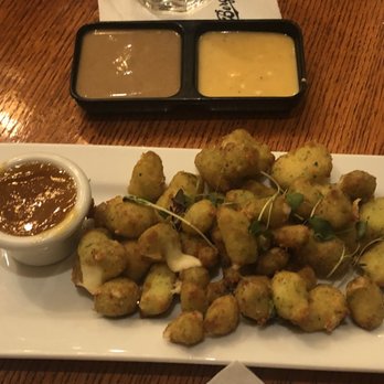The Berghoff Restaurant - Wisconsin Cheese Curds - Bars Near Me - Chicago, Illinois