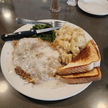 Connections Bar & Grill - Chicken fried steak, green beans and garlic mashed potatoes with Texas toast. - Bars Near Me - Texarkana, Arkansas Connections Bar & Grill - Chicken fried steak, green beans and garlic mashed potatoes with Texas toast. - Bars Near Me - Texarkana, Arkansas