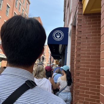 Neptune Oyster - sunday morning line - Seafood Near Me - Boston, Massachusetts