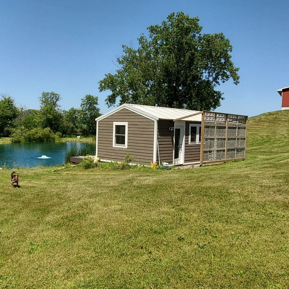 One Orange Centre - Outbuildings and pond, soon to have a dock. - Bed & Breakfast Near Me - St Donatus, Iowa One Orange Centre - Outbuildings and pond, soon to have a dock. - Bed & Breakfast Near Me - St Donatus, Iowa