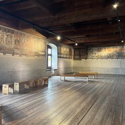 Wall of coat of arms room Wall of coat of arms room
