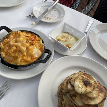 Hendrick's Tavern - Lobster truffle Mac & cheese and the zucchini & eggplant chips. - Bars Near Me - Roslyn, New York Hendrick's Tavern - Lobster truffle Mac & cheese and the zucchini & eggplant chips. - Bars Near Me - Roslyn, New York