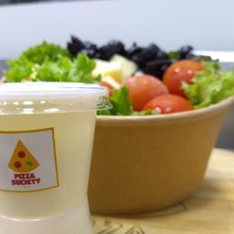 Pizza Society - Ensalada Griega - drink, salads - Pizzería Near Me - Santiago, RM