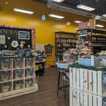 Hollywood Feed - Pet Stores Near Me - Magnolia, Texas Hollywood Feed - Pet Stores Near Me - Magnolia, Texas