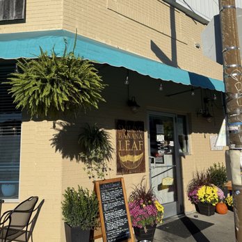 Smiling Banana Leaf - Exterior - Thai Near Me - Pittsburgh, Pennsylvania