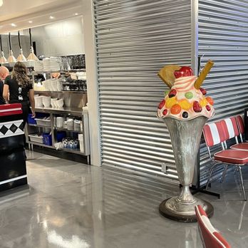 Jukebox Burgers - Burgers Near Me - Laval, Quebec Jukebox Burgers - Burgers Near Me - Laval, Quebec