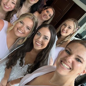 The Bradford Estates - Bride with bridesmaids - Venues & Event Spaces Near Me - Hainesport, New Jersey The Bradford Estates - Bride with bridesmaids - Venues & Event Spaces Near Me - Hainesport, New Jersey