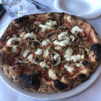 Munno - Pizza Near Me - Chicago, Illinois